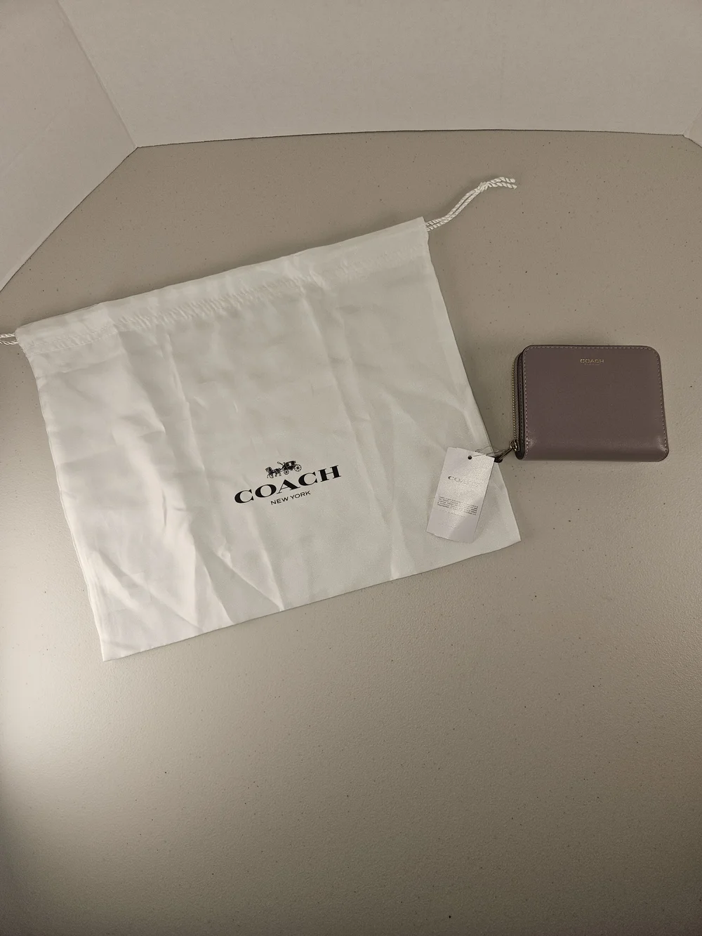 NWT Coach New York Bifold Zip Wallet in Mauve & Dust Bag